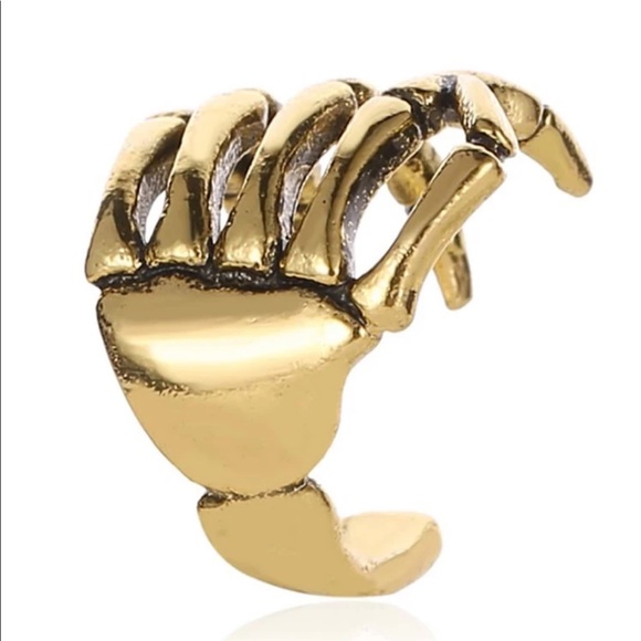 Hand Ear Cuff - Picture 2 of 4